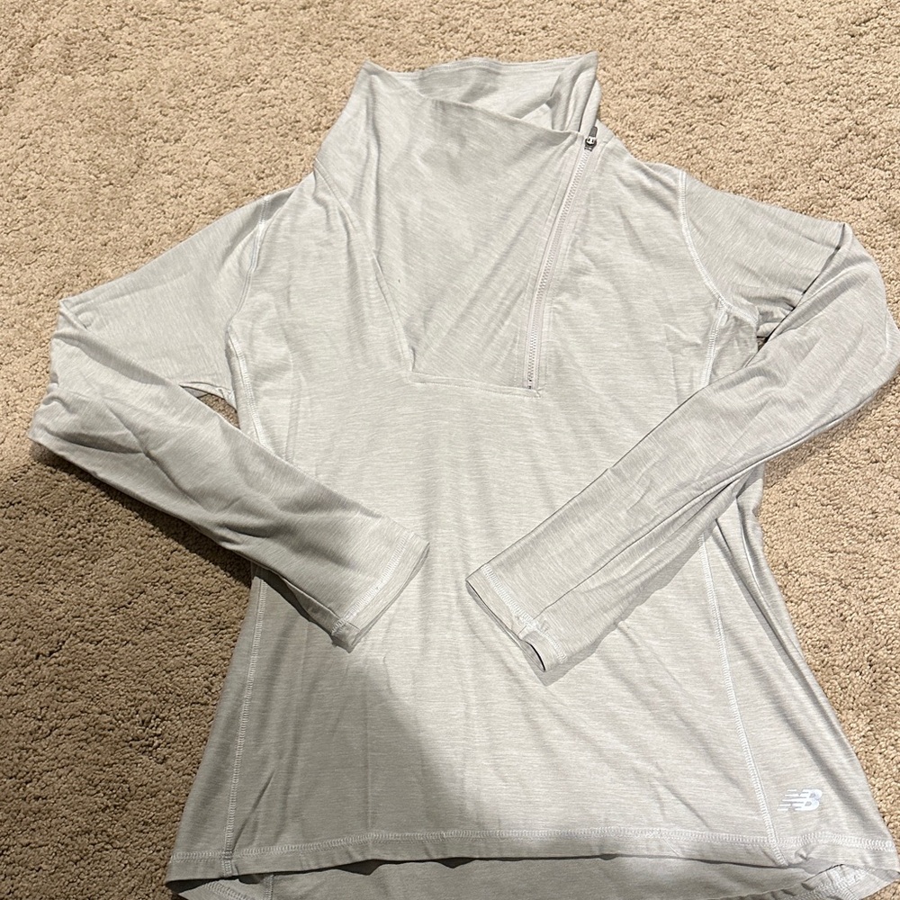 New Balance Women's Light Gray Long Sleeve Tee